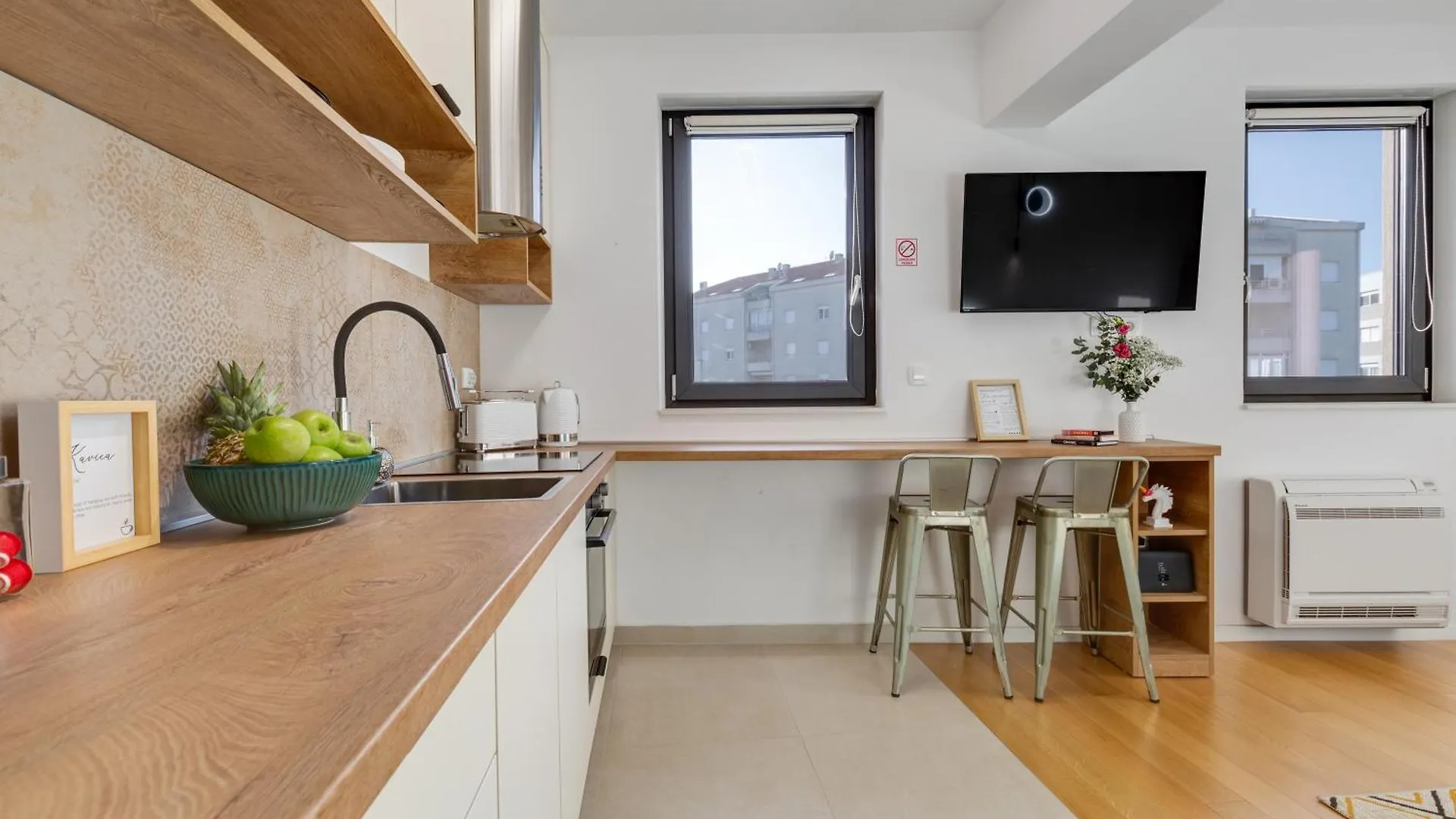 Tres Fenestras Zadar - Private Parking Apartment