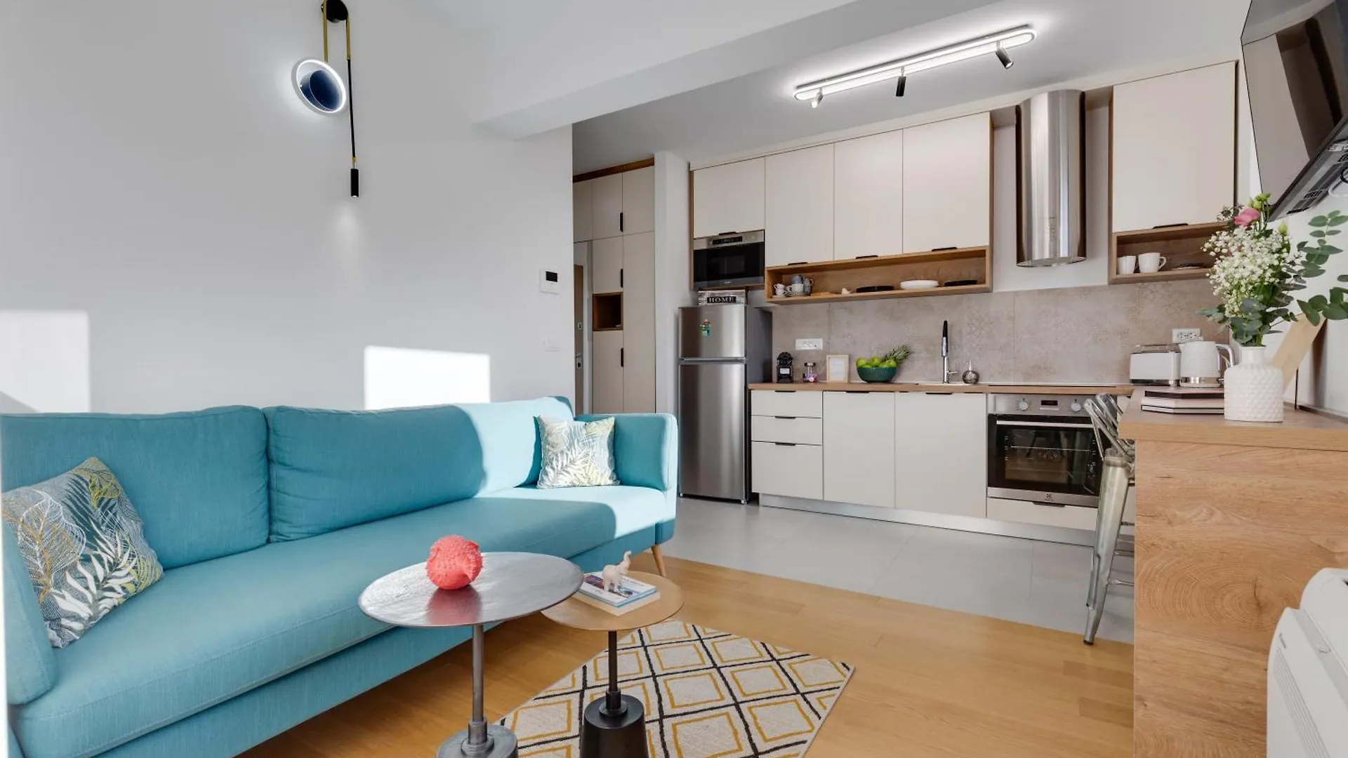 Tres Fenestras Zadar - Private Parking Apartment