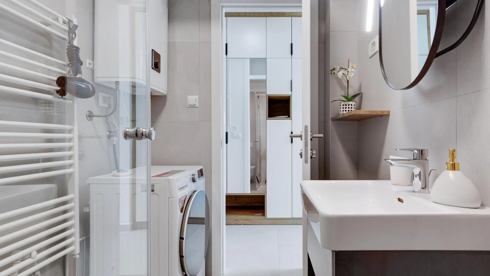 Tres Fenestras Zadar - Private Parking Apartman