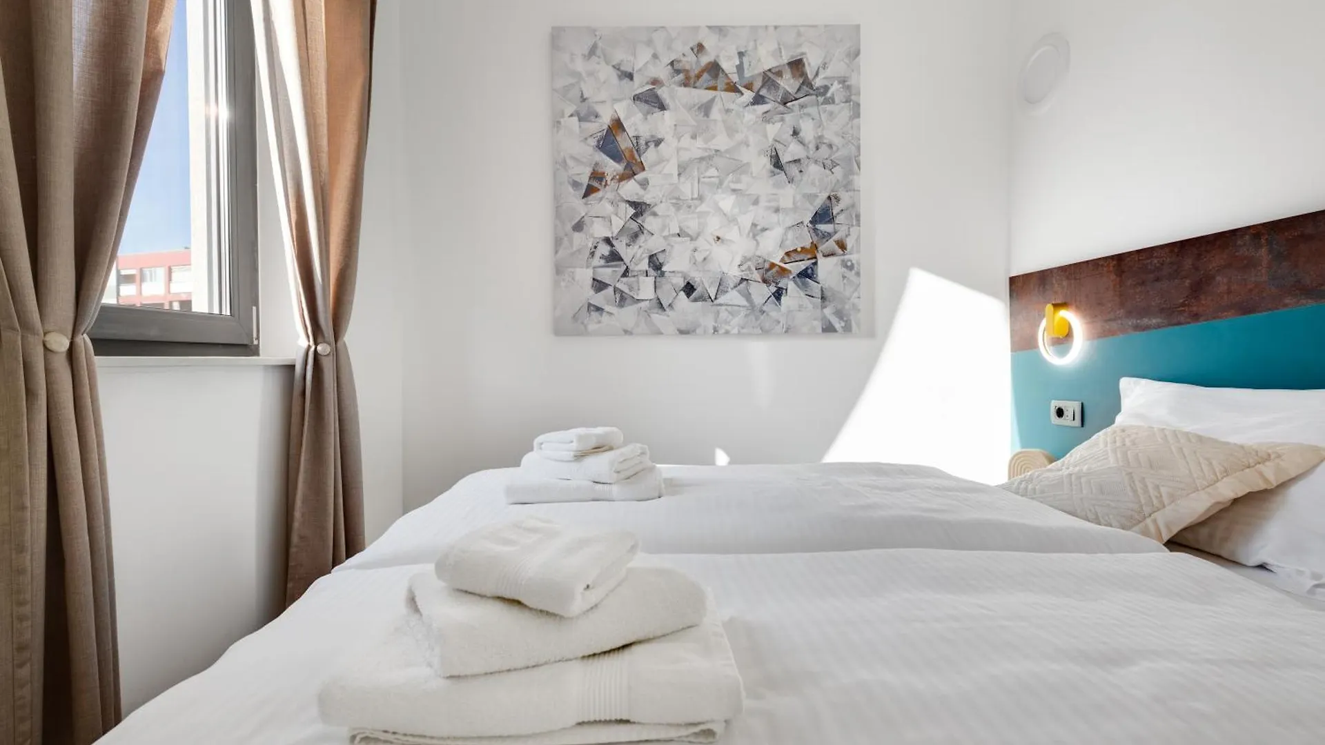 Tres Fenestras Zadar - Private Parking Apartment